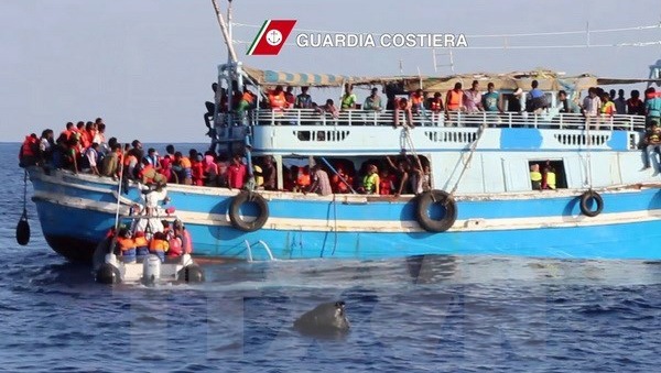 España e Italia rescatan a cientos de migrantes a la deriva del mar